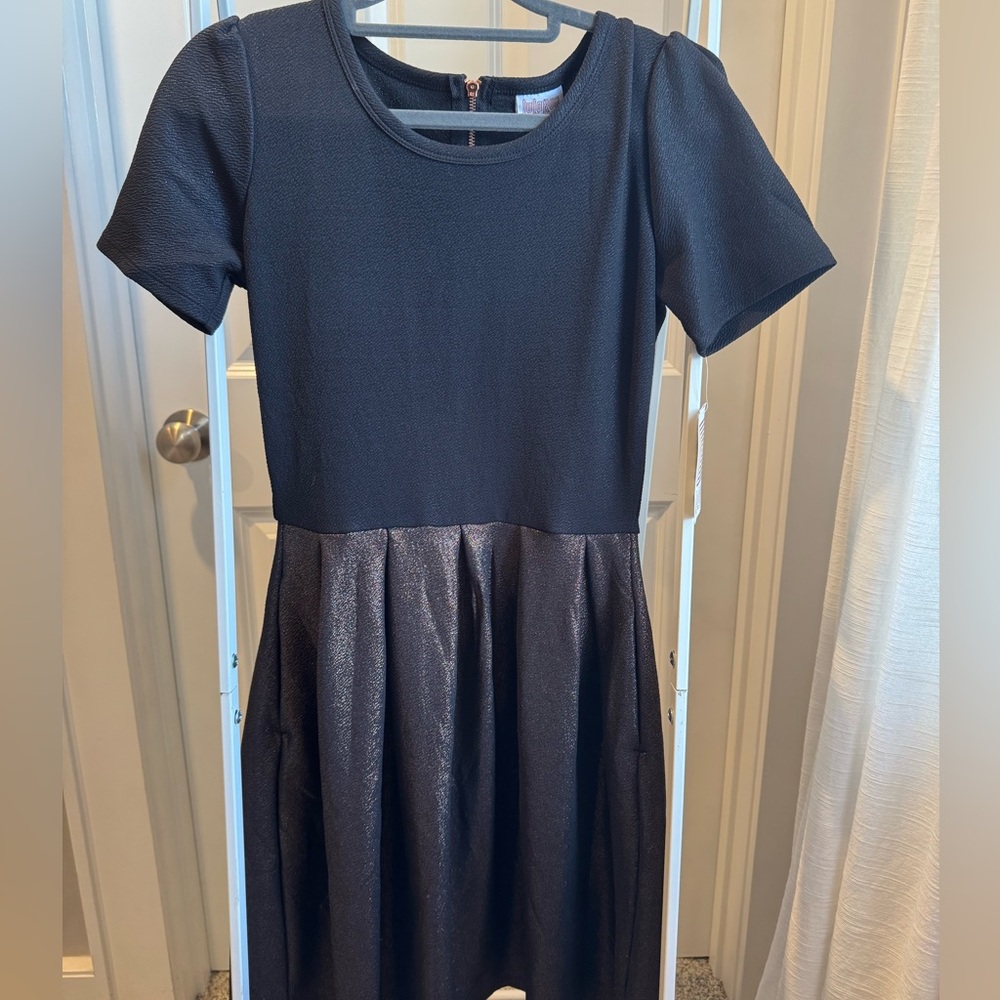S Amelia elegant Lularoe black bodice with rose gold skirt and zipper NWT